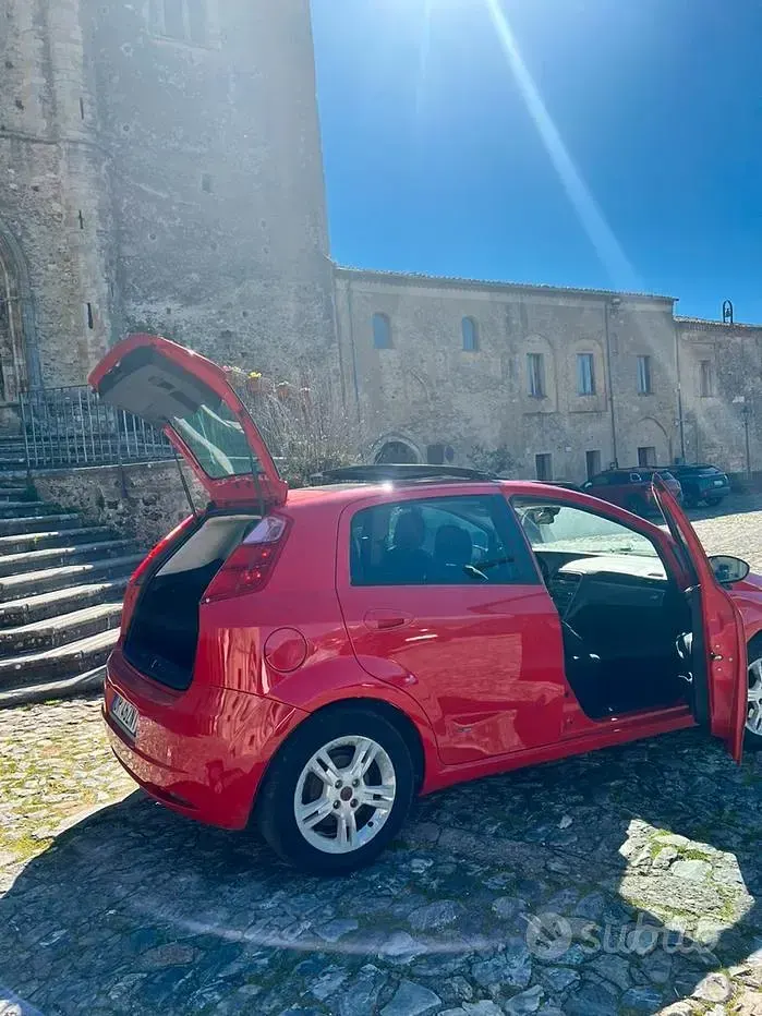 Usata Fiat Grande Punto 90 CV (66 kW) 2008 Rosso Utilitaria