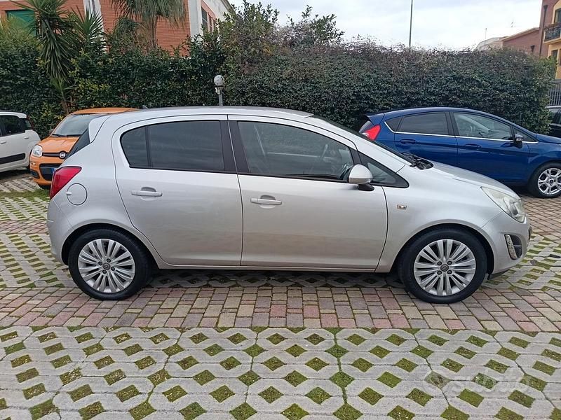 Occasion Opel Corsa Club 86 ch (63 kW) 2012 Gris Citadine