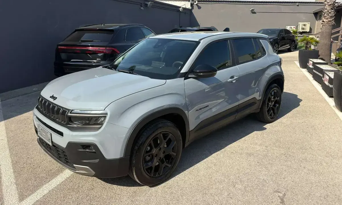 Usata Jeep Avenger Altitude 101 CV (74 kW) 2026 Grigio SUV