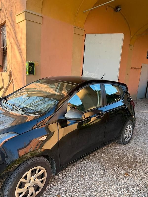 Usata Hyundai i10 66 CV (48 kW) 2016 Nero Utilitaria