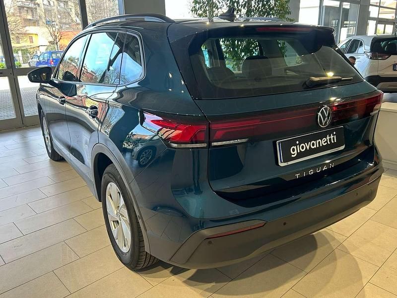 Usata VW Tiguan Life 150 CV (110 kW) 2025 Blu/azzurro SUV