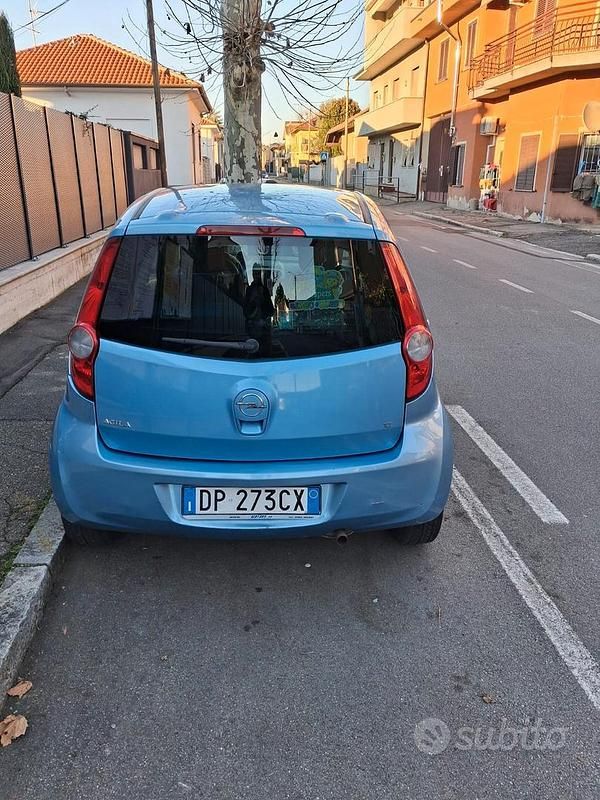 Usata Opel Agila 86 CV (63 kW) 2008 Blu Utilitaria