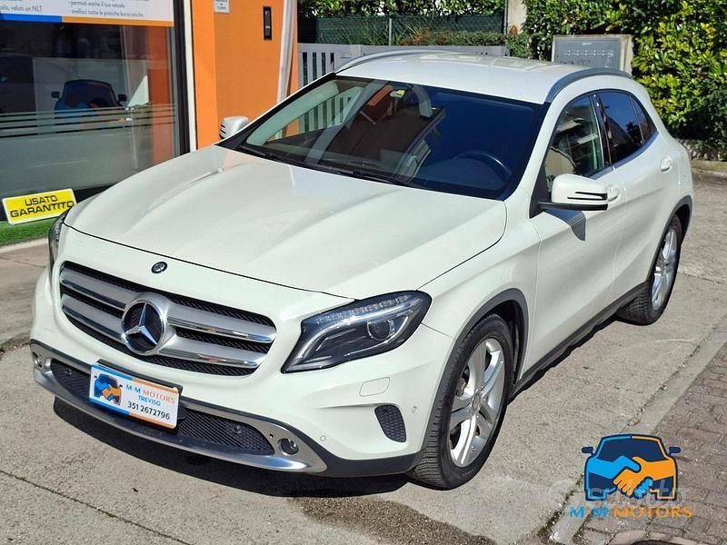 Usata Mercedes GLA200 136 CV (100 kW) 2015 Bianco SUV