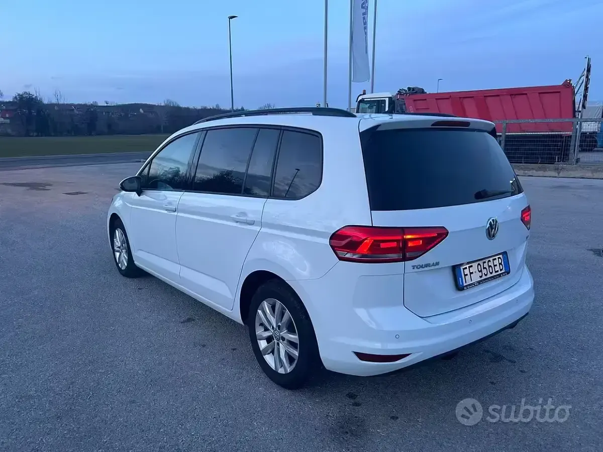 Usata VW Touran Trendline 115 CV (84 kW) 2016 Bianco Monovolume