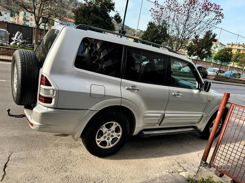 Usata Mitsubishi Pajero 160 CV (117 kW) 2002 Grigio SUV