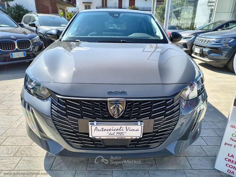 Usata Peugeot 208 Allure 102 CV (75 kW) 2025 Grigio Utilitaria