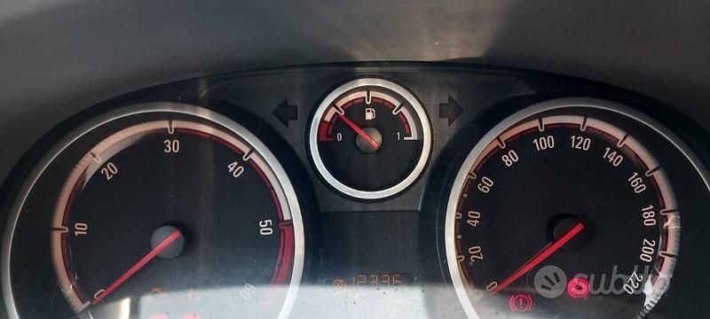 Usata Opel Corsa 75 CV (55 kW) 2008 Nero Utilitaria