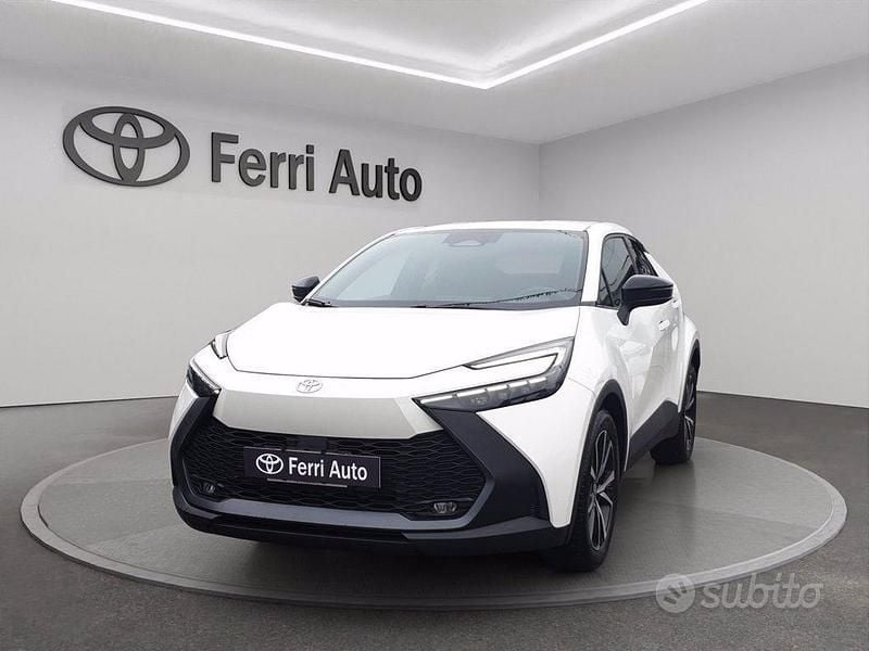 Usata Toyota C-HR Trend 197 CV (144 kW) 2024 Super white SUV