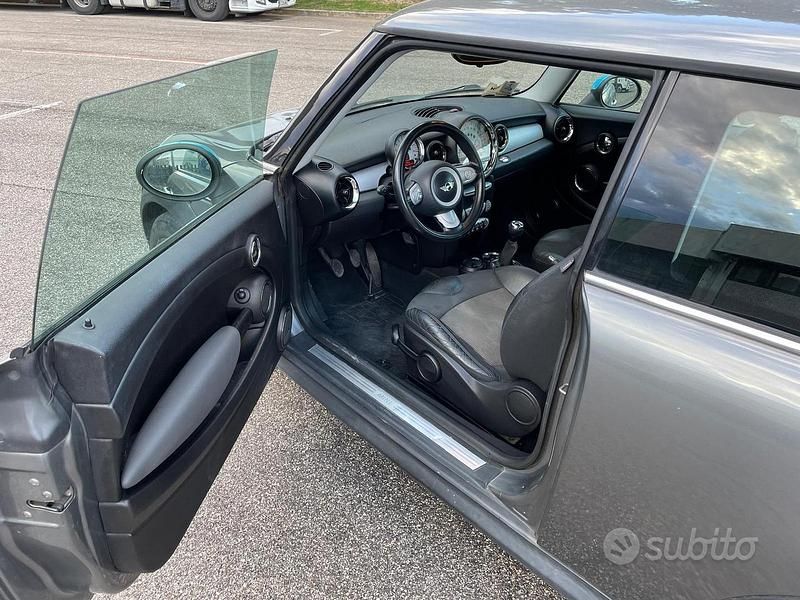 Usata Mini ONE 75 CV (55 kW) 2010 Grigio Utilitaria