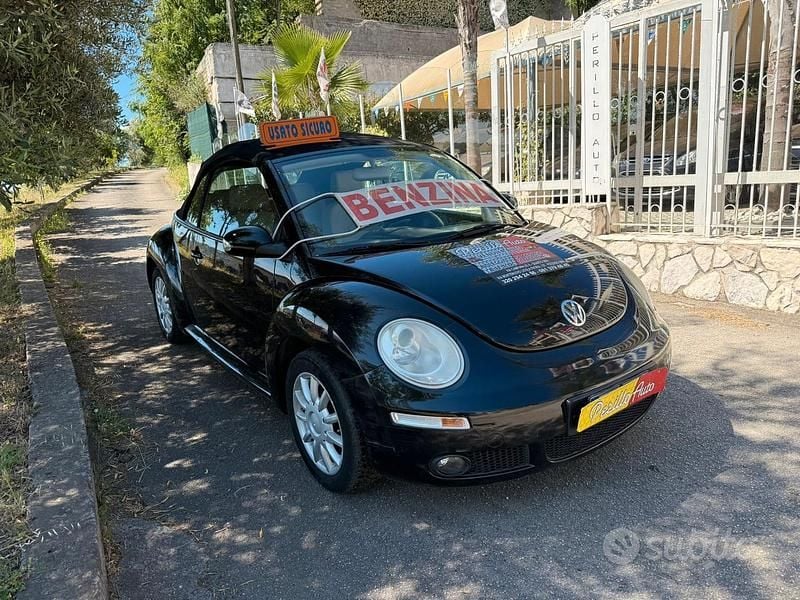 Usata VW New Beetle 74 CV (54 kW) 2008 Nero Utilitaria