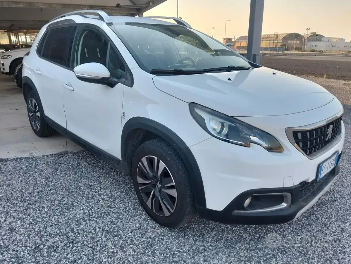 Usata Peugeot 2008 Allure 110 CV (80 kW) 2019 Bianco SUV