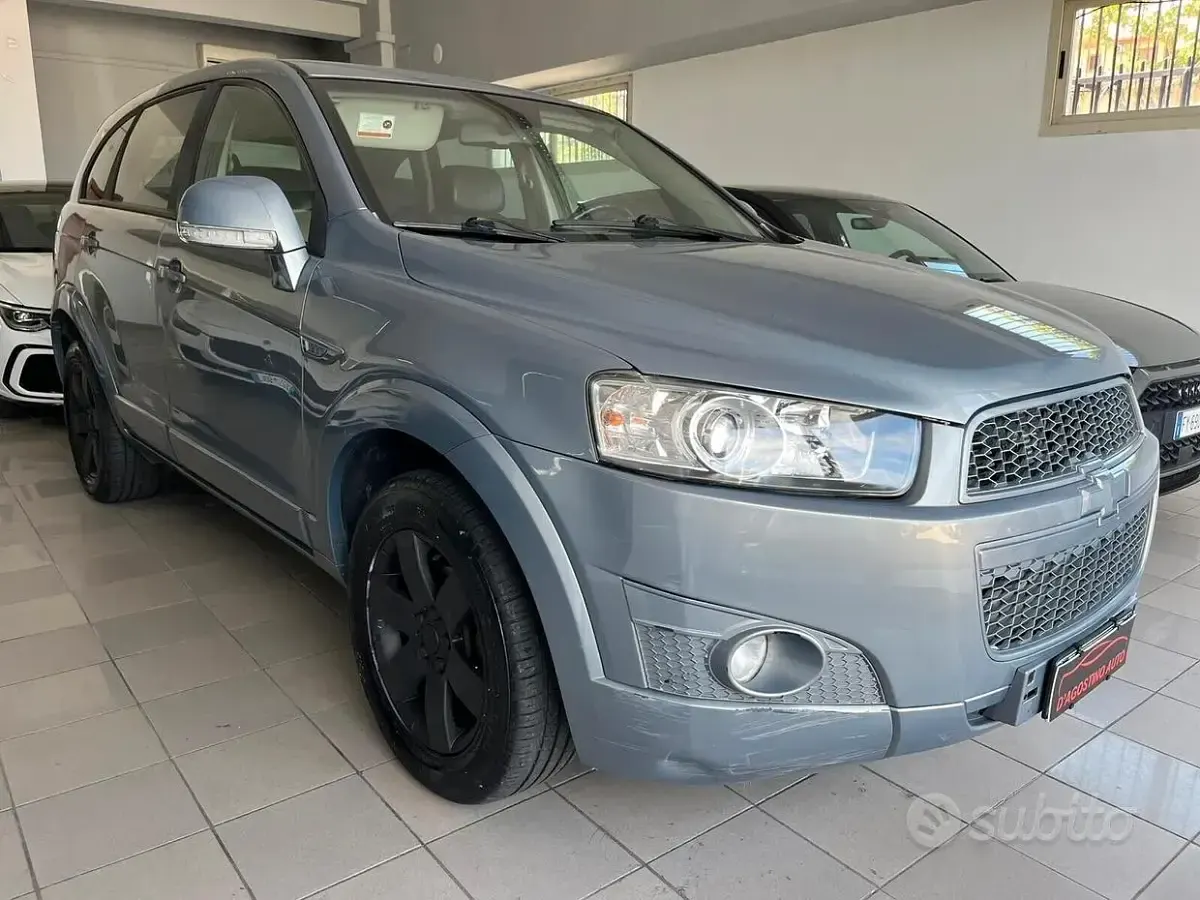 Usata Chevrolet Captiva LT 163 CV (119 kW) 2011 Grigio SUV