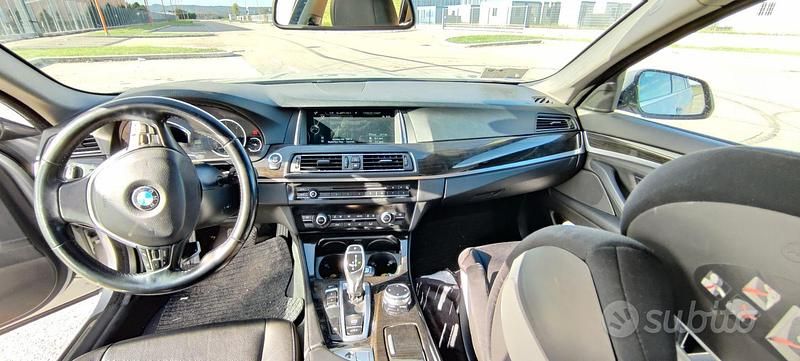 Usata BMW 525 Luxury Line 218 CV (160 kW) 2013 Grigio Station wagon