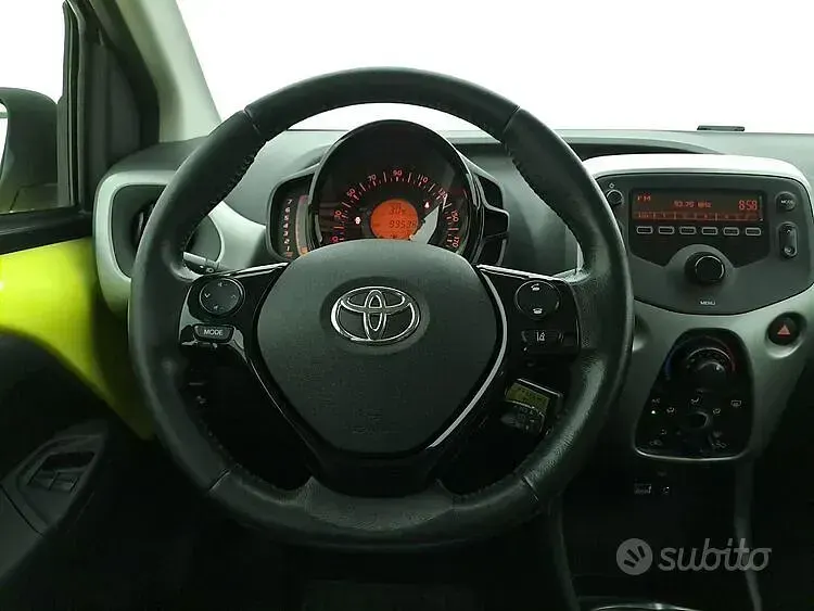 Usata Toyota Aygo Cool 69 CV (50 kW) 2017 Giallo Utilitaria