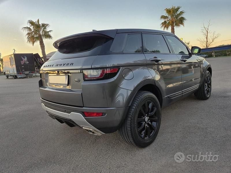 Usata Land Rover Range Rover evoque Dynamic 150 CV (110 kW) 2018 Grigio SUV