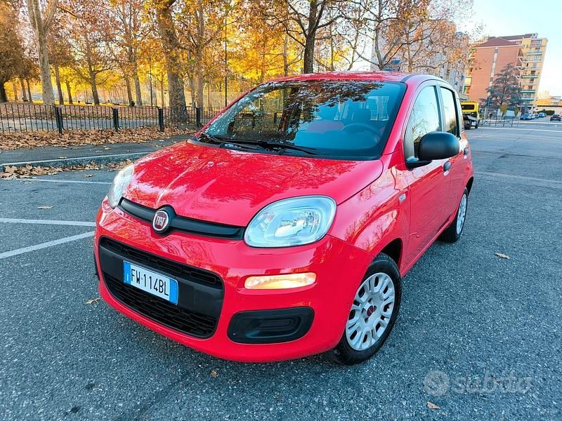 Rosso Usata 2019 Fiat Panda Lounge Tre volumi | 7500 € (Super prezzo) - Immagine 1/4