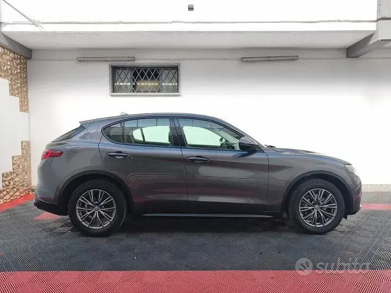 Usata Alfa Romeo Stelvio Business 190 CV (139 kW) 2021 Grigio SUV