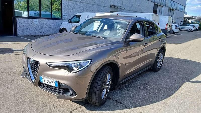 Bronzo Usata 2018 Alfa Romeo Stelvio Executive SUV | 13.000 € (Super prezzo) - Immagine 1/4