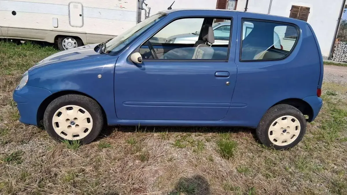 Usata Fiat 600 Anniversary 54 CV (39 kW) 2006 Blu/azzurro Utilitaria