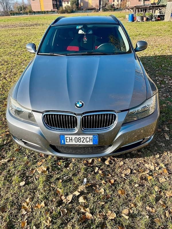 Usata BMW 318 143 CV (105 kW) 2011 Grigio Station wagon