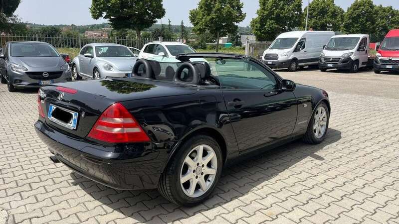 Usata Mercedes SLK200 192 CV (141 kW) 2000 Nero Cabrio