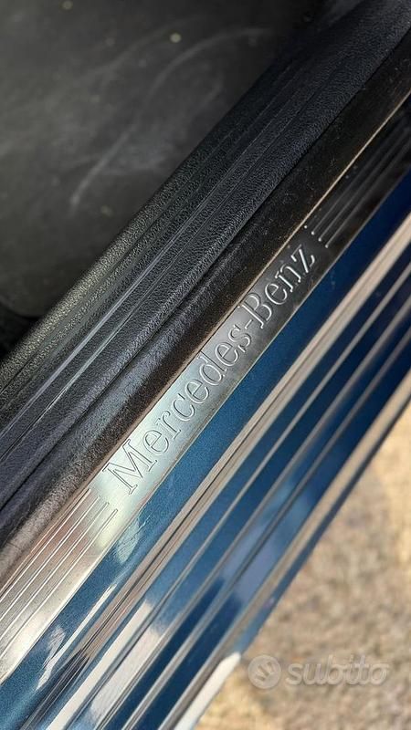 Usata Mercedes B180 AMG 116 CV (85 kW) 2019 Blu Utilitaria