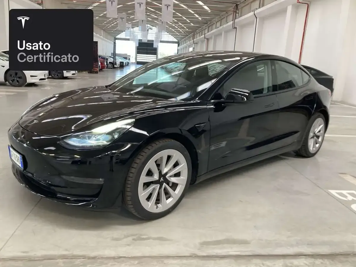 Usata Tesla Model 3 Long Range AWD 324 kW (441 CV) 2021 Solid black Berlina