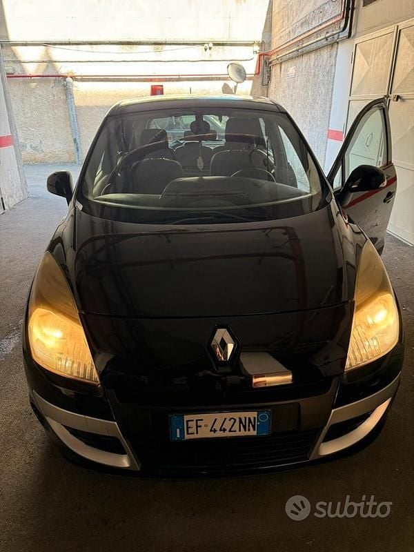 Usata Renault Scénic III 110 CV (80 kW) 2010 Monovolume
