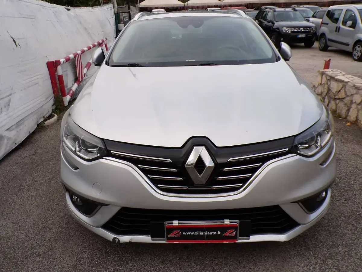 Usata Renault Mégane GrandTour 110 CV (80 kW) 2017 Argento Station wagon