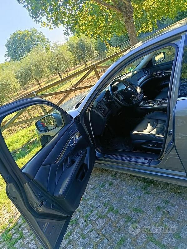 Grigio Usata 2013 Infiniti M30 Coupé | 17.000 € - Immagine 1/4