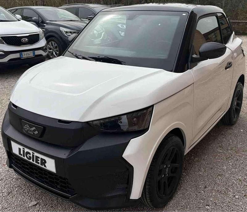 Nuova Ligier JS50 2026 Bianco Utilitaria