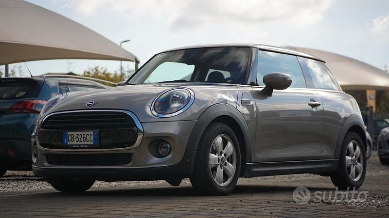 Usata Mini Cooper 135 CV (99 kW) 2020 Grigio Utilitaria