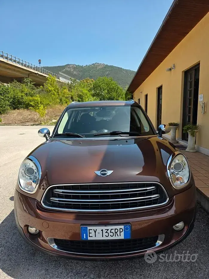 Usata Mini Cooper Countryman 98 CV (72 kW) 2015 Marrone SUV
