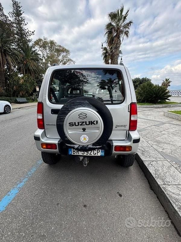 Usata Suzuki Jimny 82 CV (60 kW) 2000 Grigio SUV