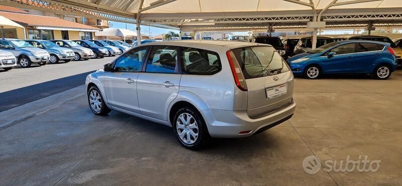 Usata Ford Focus 90 CV (66 kW) 2009 Argento Station wagon