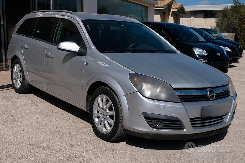 Usata Opel Astra 120 CV (88 kW) 2005 Grigio Berlina