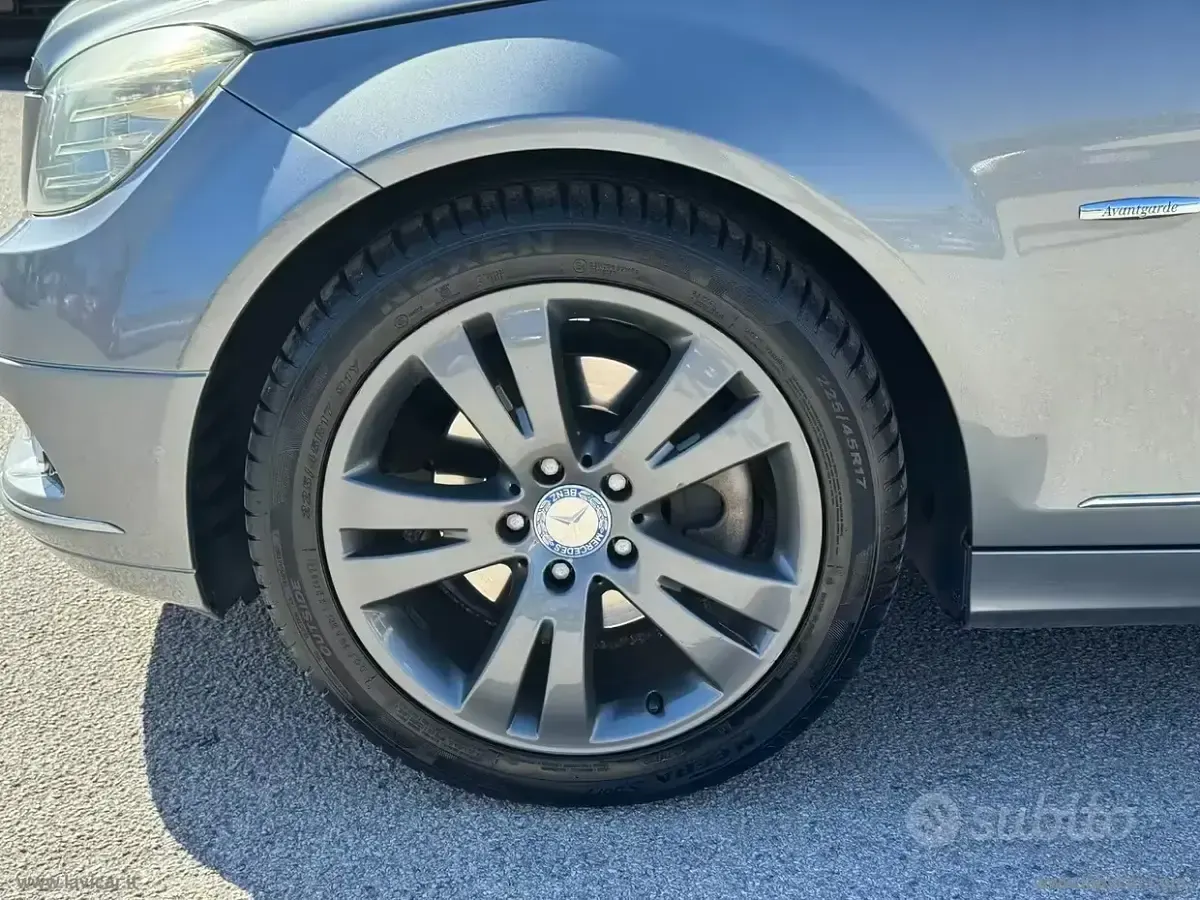 Begagnad Mercedes C220 Avantgarde 150 HK (110 kW) 2008 Sedan