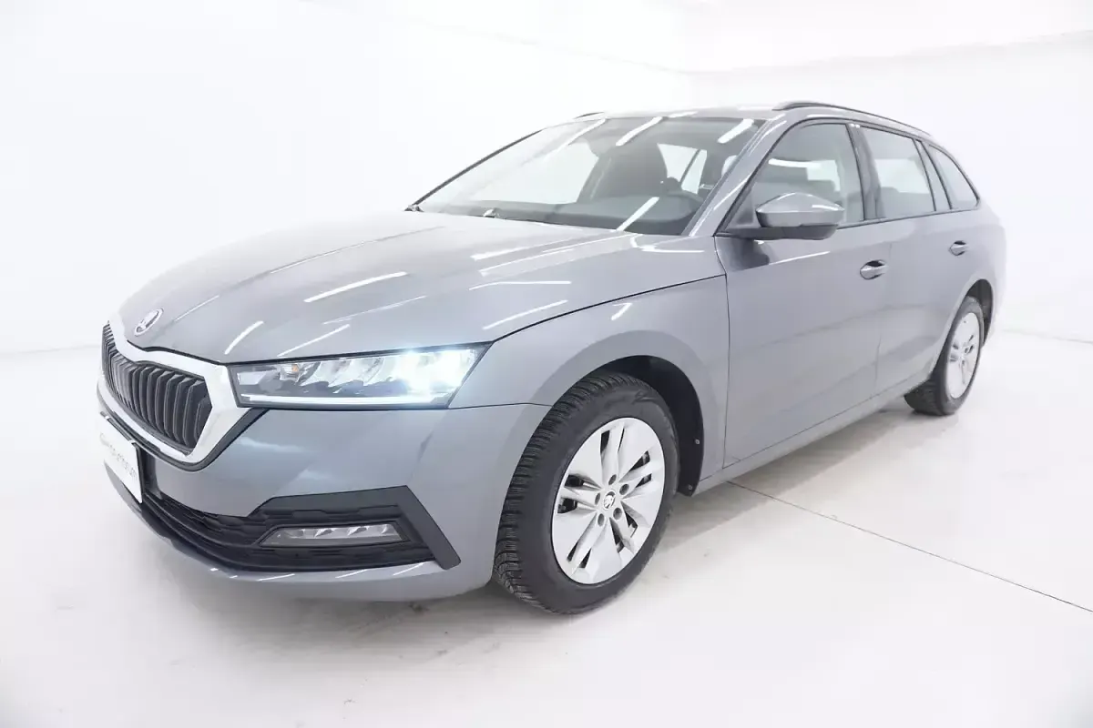 Usata Skoda Octavia Ambition 116 CV (85 kW) 2023 Grigiogrigio Station wagon