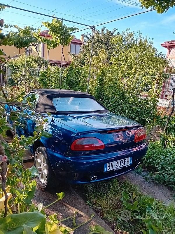 Usata Rover MGF 120 CV (88 kW) 2001 Blu Cabrio