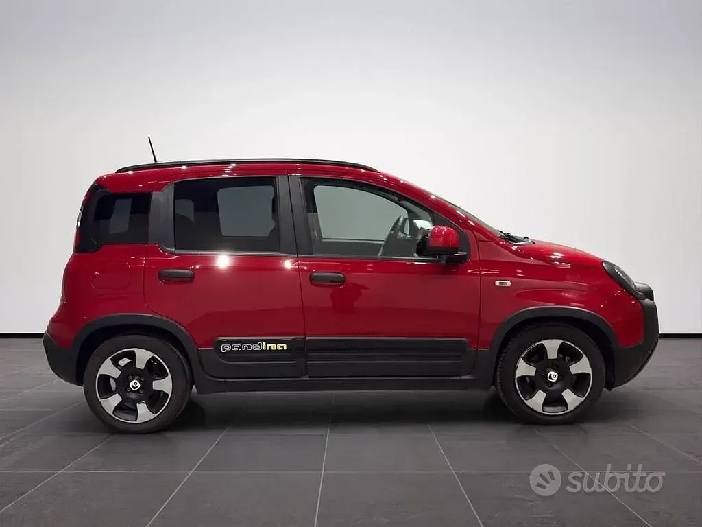 Usata Fiat Panda Cross Cross 70 CV (51 kW) 2025 Rosso Utilitaria