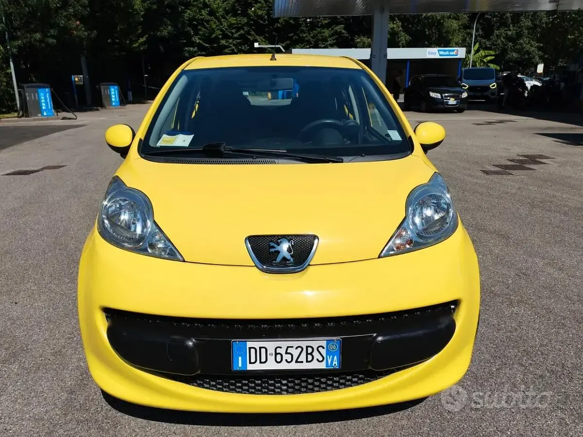 Usata Peugeot 107 68 CV (50 kW) 2006 Giallo Utilitaria