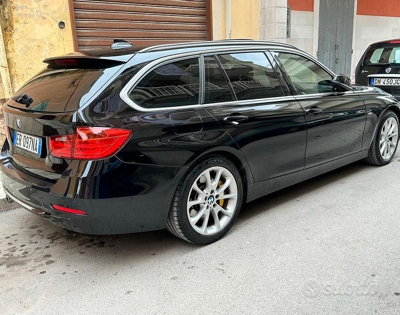 Usata BMW 330 Luxury Line 2014 Nero Station wagon