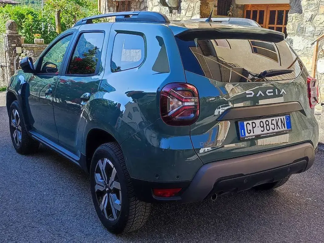 Usata Dacia Duster Journey 105 CV (77 kW) 2023 Verde SUV