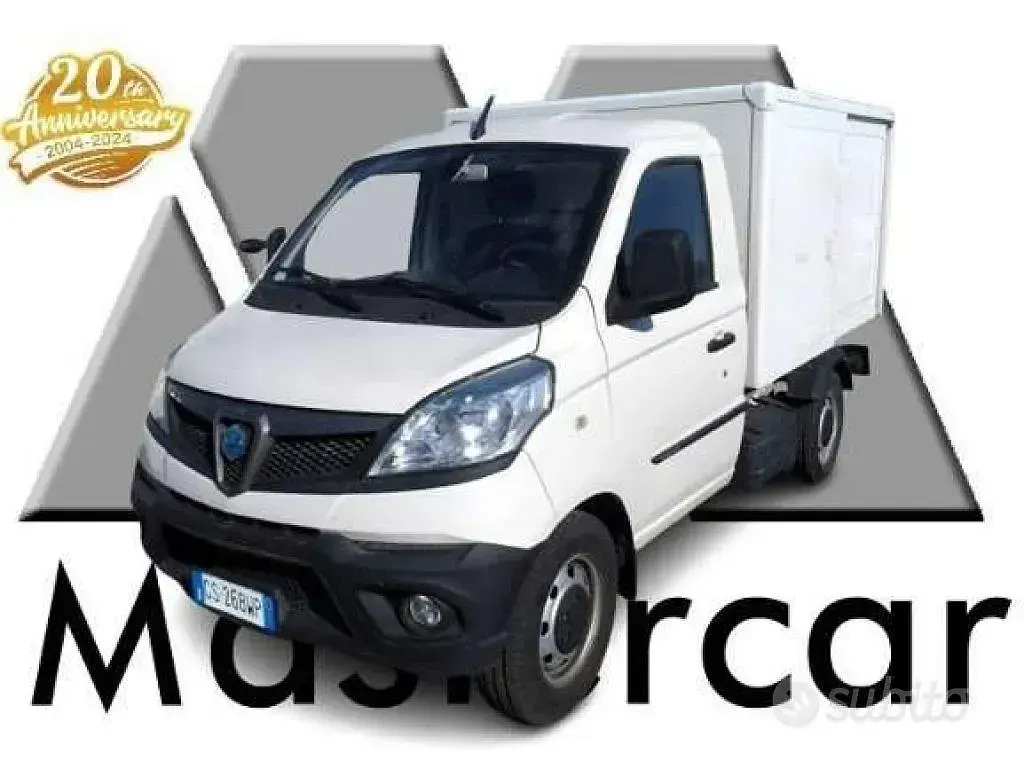 Begagnad Piaggio Porter 106 HK (77 kW) 2024 Van