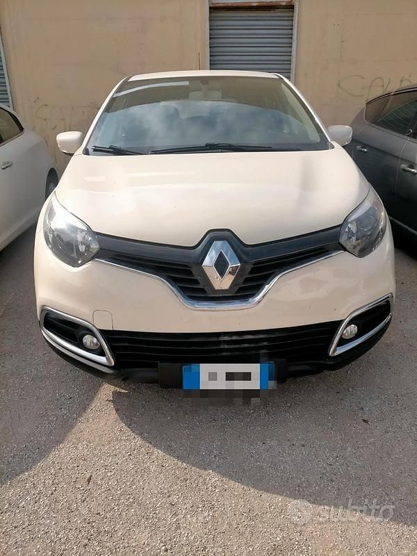 Usata Renault Captur 90 CV (66 kW) 2014 Beige SUV