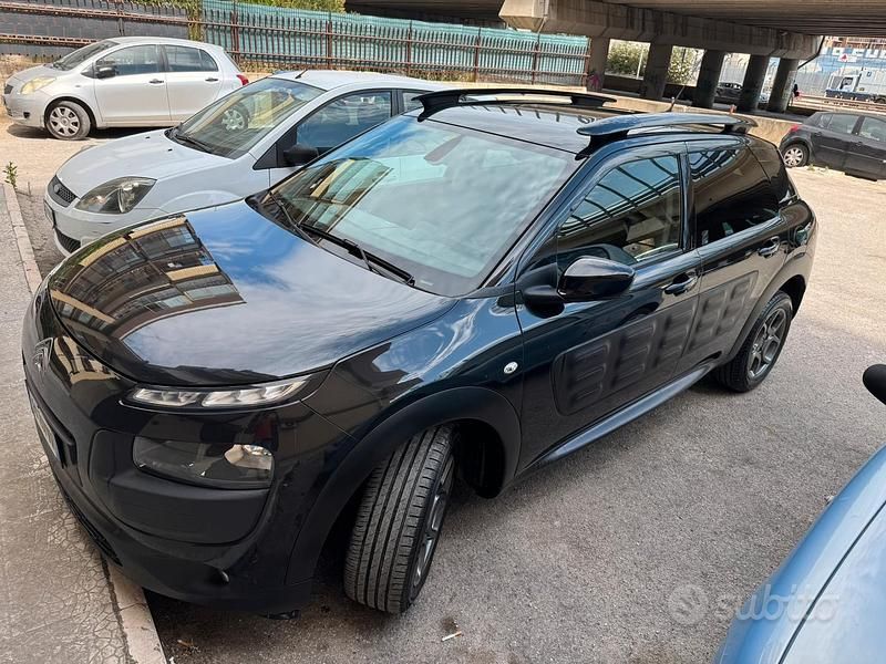 Usata Citroën C4 Shine 99 CV (72 kW) 2016 Nero SUV