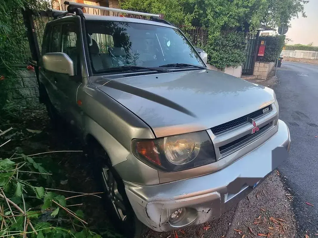 Usata Mitsubishi Pajero 114 CV (83 kW) 2003 Argento SUV