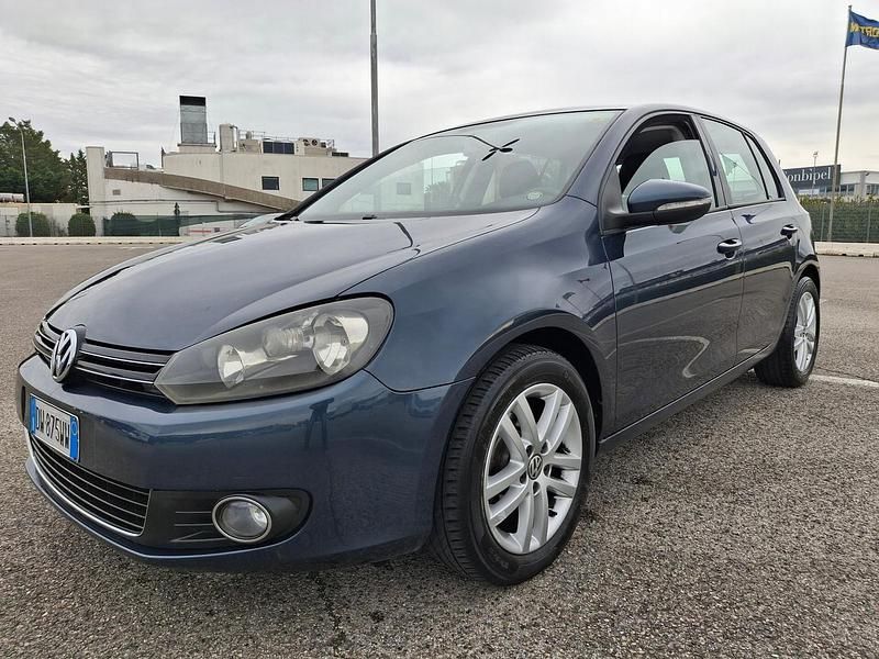 Usata VW Golf VI Comfortline 110 CV (80 kW) 2009 Blu Utilitaria