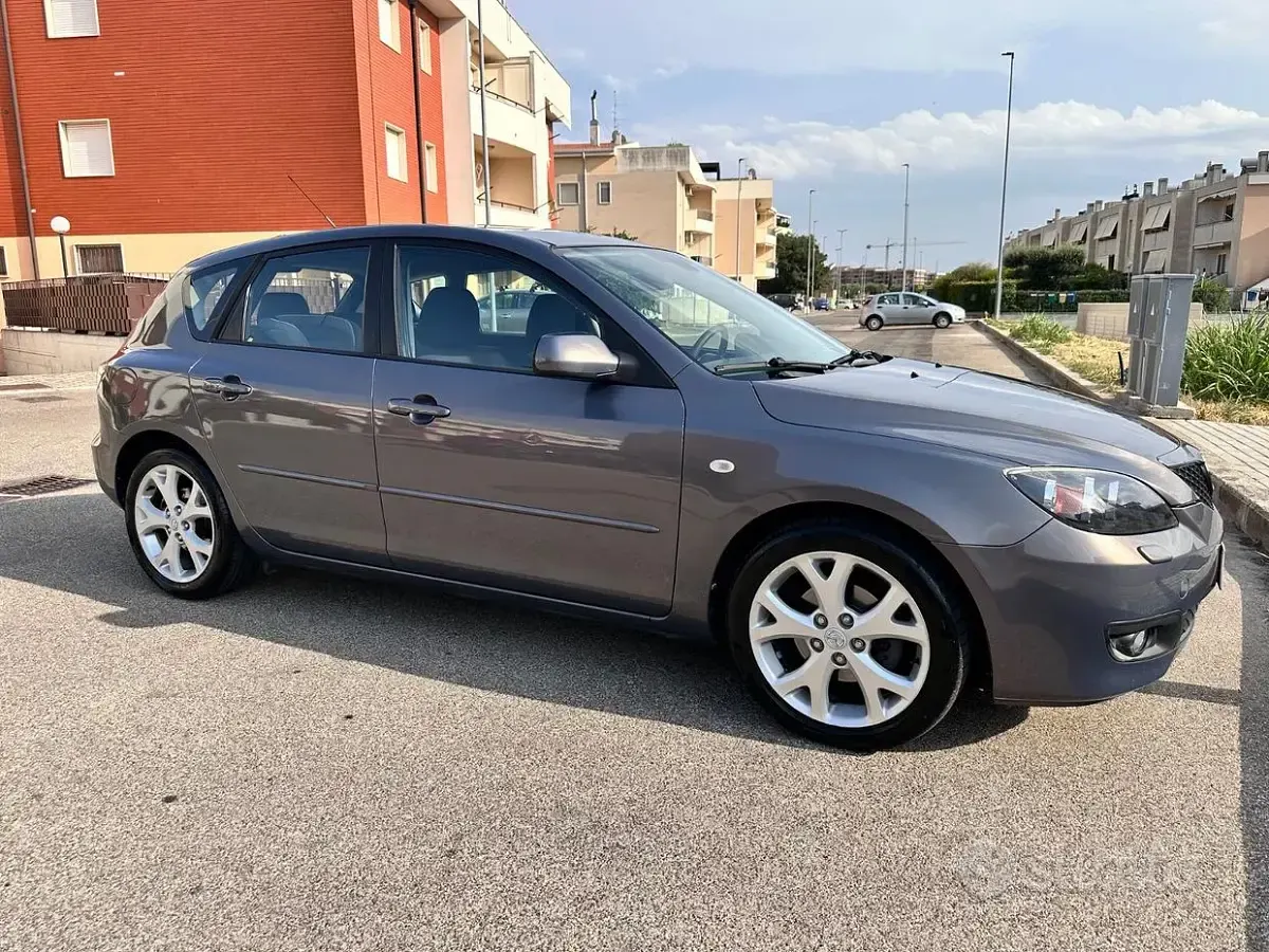 Usata Mazda 3 Energy 109 CV (80 kW) 2007 Grigio Berlina