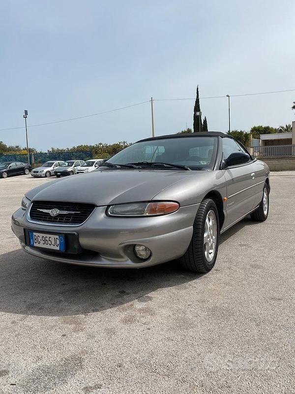 Usata Chrysler Stratus 2000 Grigio Cabrio